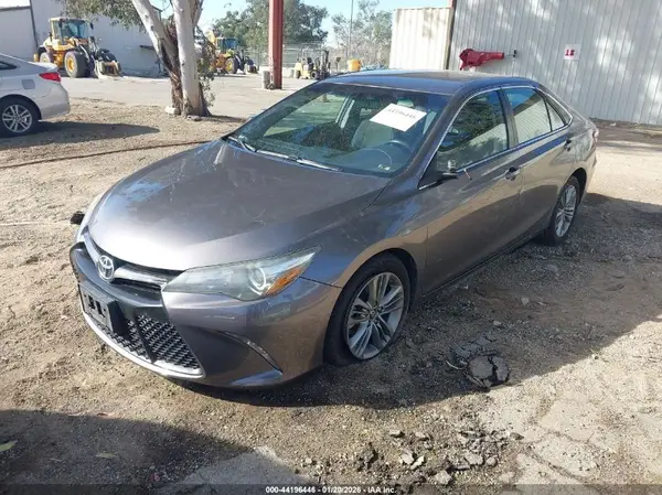 4T1BF1FK0GU190404 2016 TOYOTA CAMRY - Image 2
