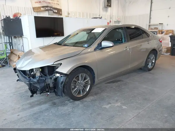 4T1BF1FK0GU191424 2016 TOYOTA CAMRY - Image 2