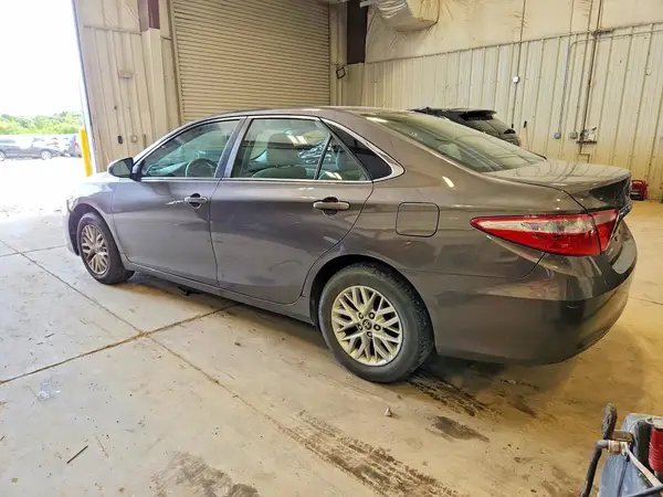 4T1BF1FK0GU192881 2016 TOYOTA CAMRY - Image 2
