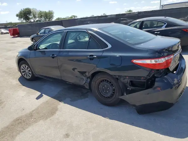 4T1BF1FK0GU194677 2016 TOYOTA CAMRY - Image 2