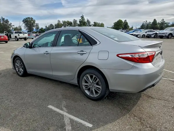 4T1BF1FK0GU194792 2016 TOYOTA CAMRY - Image 2