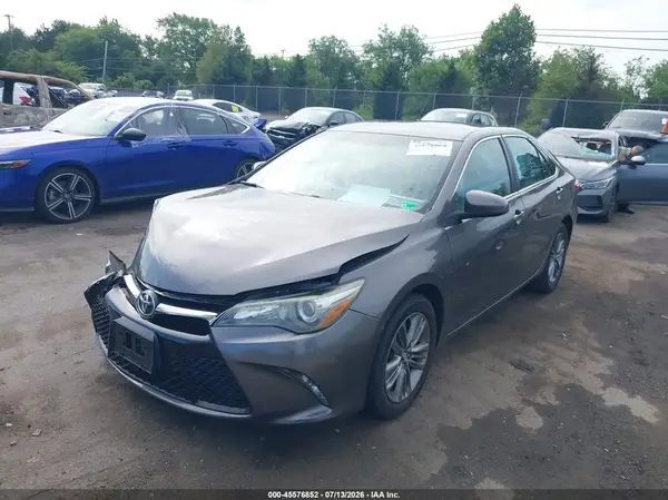 4T1BF1FK0GU196641 2016 TOYOTA CAMRY - Image 2