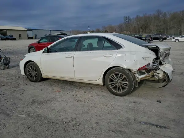 4T1BF1FK0GU197546 2016 TOYOTA CAMRY - Image 2