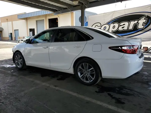 4T1BF1FK0GU200378 2016 TOYOTA CAMRY - Image 2