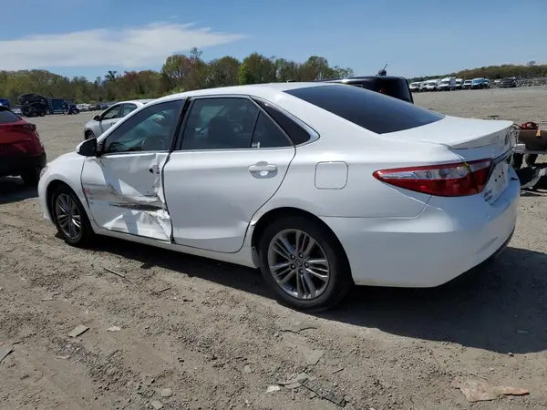 4T1BF1FK0GU201112 2016 TOYOTA CAMRY - Image 2