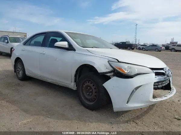 4T1BF1FK0GU201403 2016 TOYOTA CAMRY - Image 1