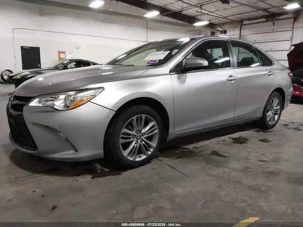 4T1BF1FK0GU201756 2016 TOYOTA CAMRY - Image 2