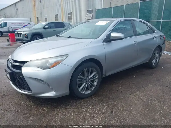 4T1BF1FK0GU202504 2016 TOYOTA CAMRY - Image 2
