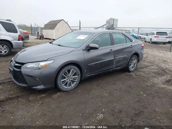 4T1BF1FK0GU203233 2016 TOYOTA CAMRY - Image 2