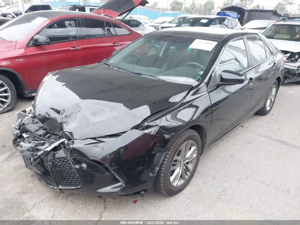 4T1BF1FK0GU204494 2016 TOYOTA CAMRY - Image 2