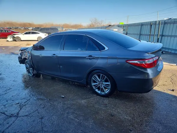 4T1BF1FK0GU204642 2016 TOYOTA CAMRY - Image 2