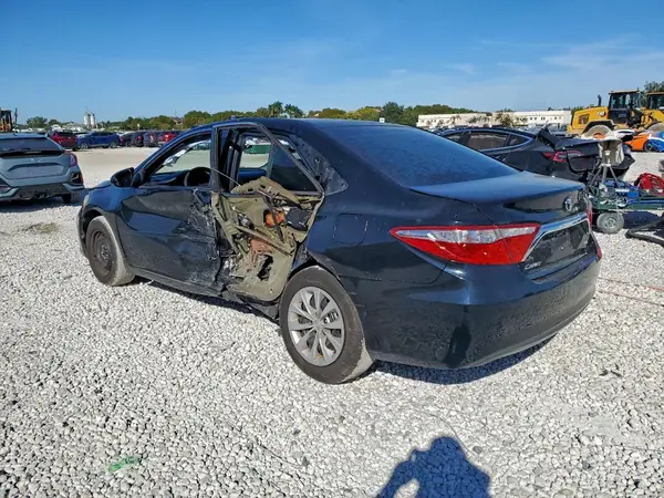 4T1BF1FK0GU205533 2016 TOYOTA CAMRY - Image 2