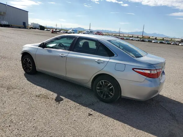 4T1BF1FK0GU205905 2016 TOYOTA CAMRY - Image 2