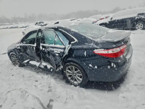 4T1BF1FK0GU208321 2016 TOYOTA CAMRY - Image 2