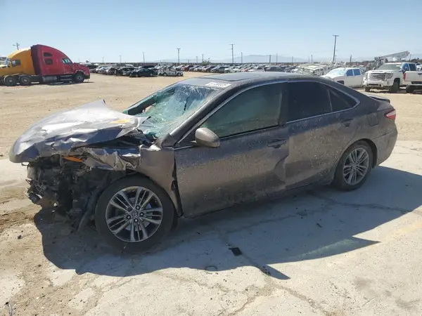 4T1BF1FK0GU209985 2016 TOYOTA CAMRY - Image 1