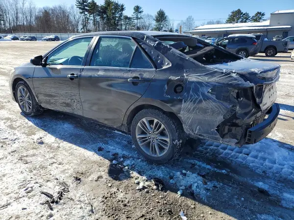 4T1BF1FK0GU211509 2016 TOYOTA CAMRY - Image 2