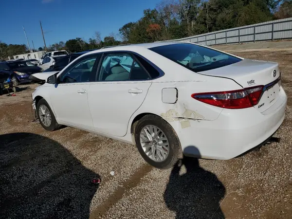 4T1BF1FK0GU211932 2016 TOYOTA CAMRY - Image 2