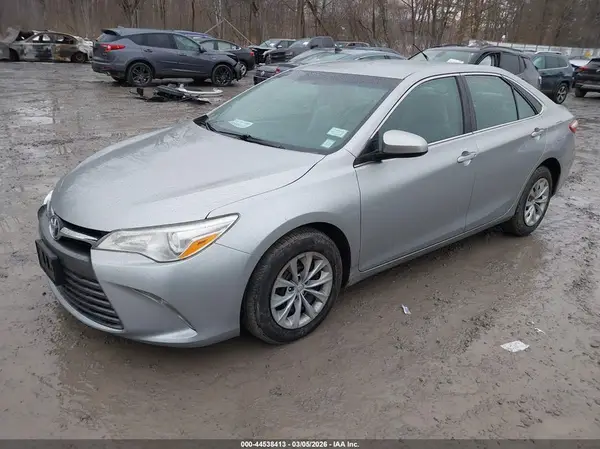 4T1BF1FK0GU214698 2016 TOYOTA CAMRY - Image 2