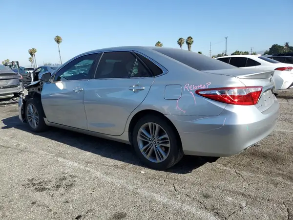 4T1BF1FK0GU215186 2016 TOYOTA CAMRY - Image 2