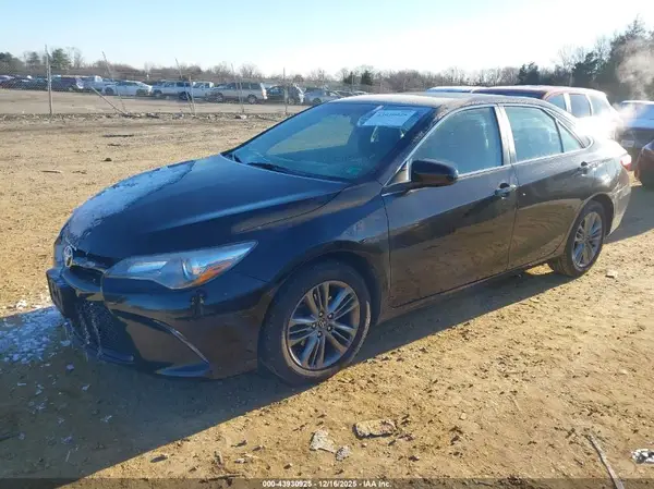 4T1BF1FK0GU215429 2016 TOYOTA CAMRY - Image 2