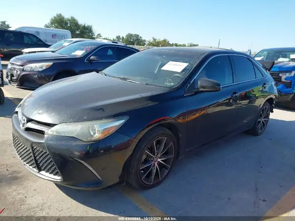 4T1BF1FK0GU215740 2016 TOYOTA CAMRY - Image 2