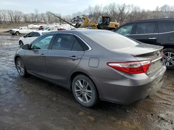 4T1BF1FK0GU216113 2016 TOYOTA CAMRY - Image 2