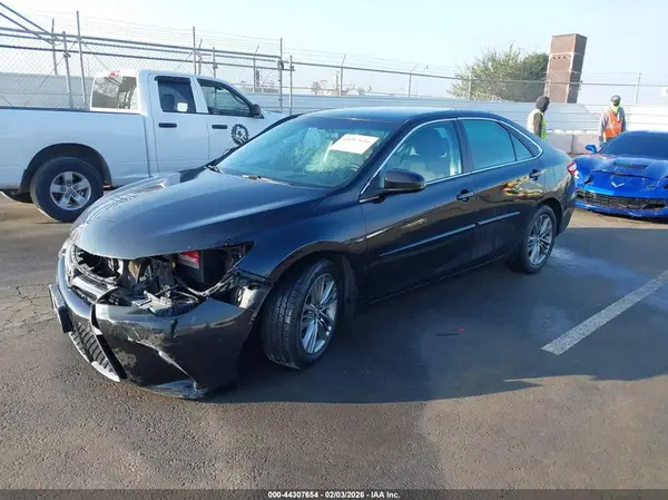 4T1BF1FK0GU216368 2016 TOYOTA CAMRY - Image 2