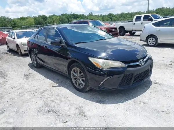 4T1BF1FK0GU216886 2016 TOYOTA CAMRY - Image 1