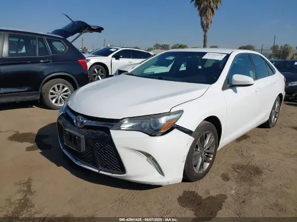 4T1BF1FK0GU217004 2016 TOYOTA CAMRY - Image 2