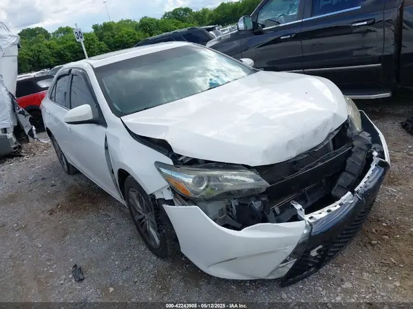 4T1BF1FK0GU220873 2016 TOYOTA CAMRY - Image 1