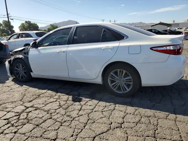 4T1BF1FK0GU221294 2016 TOYOTA CAMRY - Image 2