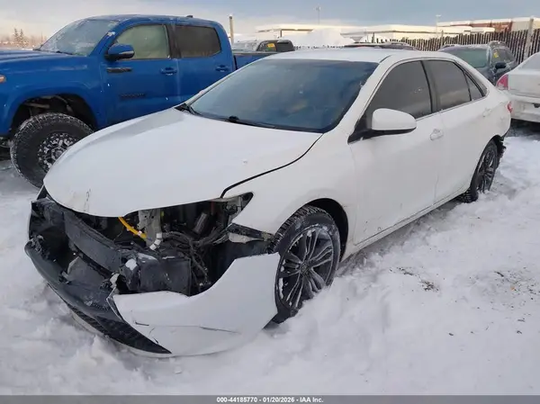 4T1BF1FK0GU222333 2016 TOYOTA CAMRY - Image 2