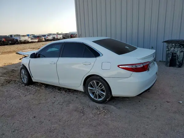 4T1BF1FK0GU222610 2016 TOYOTA CAMRY - Image 2