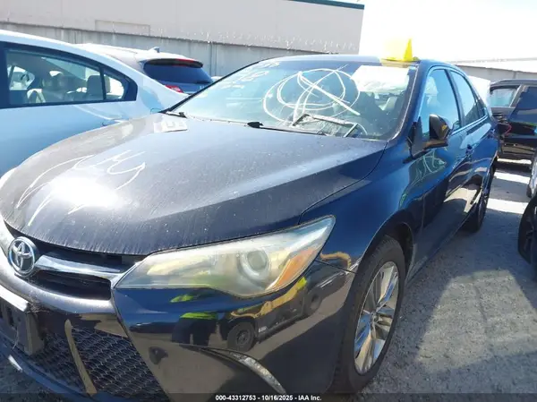 4T1BF1FK0GU222820 2016 TOYOTA CAMRY - Image 2