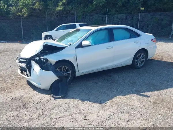 4T1BF1FK0GU222915 2016 TOYOTA CAMRY - Image 2