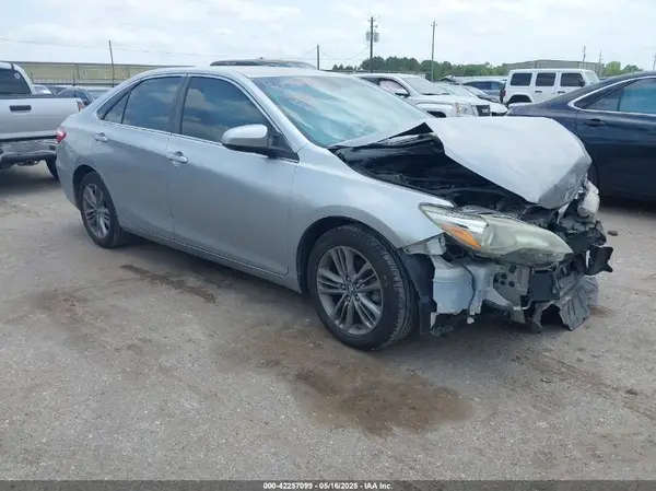 4T1BF1FK0GU223482 2016 TOYOTA CAMRY - Image 1