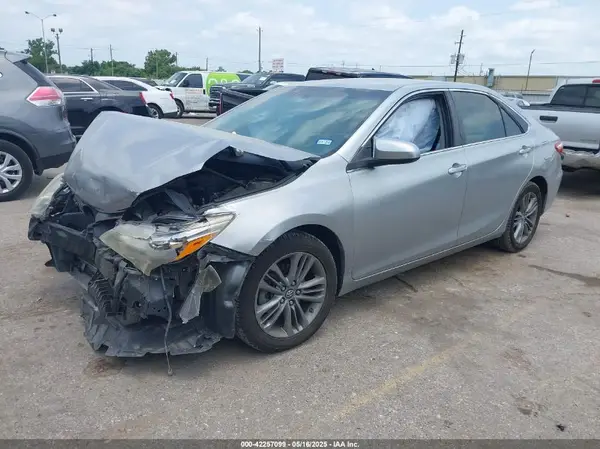 4T1BF1FK0GU223482 2016 TOYOTA CAMRY - Image 2