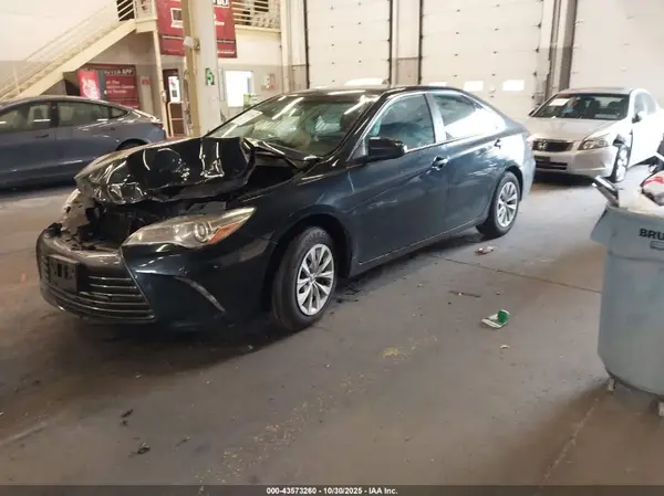 4T1BF1FK0GU224079 2016 TOYOTA CAMRY - Image 2