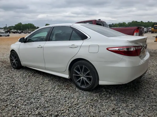 4T1BF1FK0GU224163 2016 TOYOTA CAMRY - Image 2