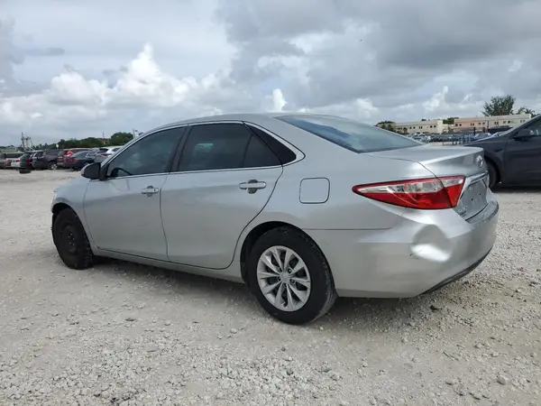 4T1BF1FK0GU225328 2016 TOYOTA CAMRY - Image 2