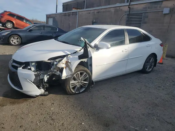 4T1BF1FK0GU227158 2016 TOYOTA CAMRY - Image 1