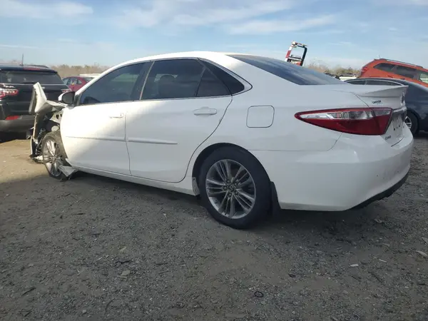 4T1BF1FK0GU227158 2016 TOYOTA CAMRY - Image 2