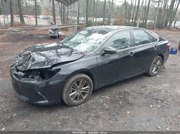 4T1BF1FK0GU227502 2016 TOYOTA CAMRY - Image 2