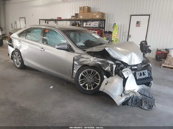 4T1BF1FK0GU228021 2016 TOYOTA CAMRY - Image 1