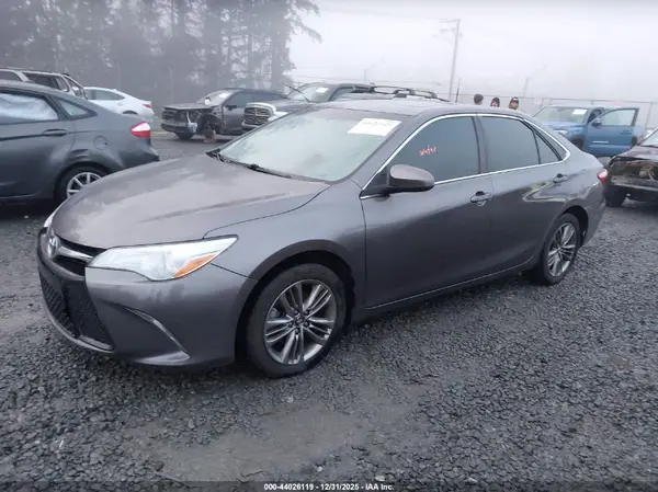 4T1BF1FK0GU228505 2016 TOYOTA CAMRY - Image 2