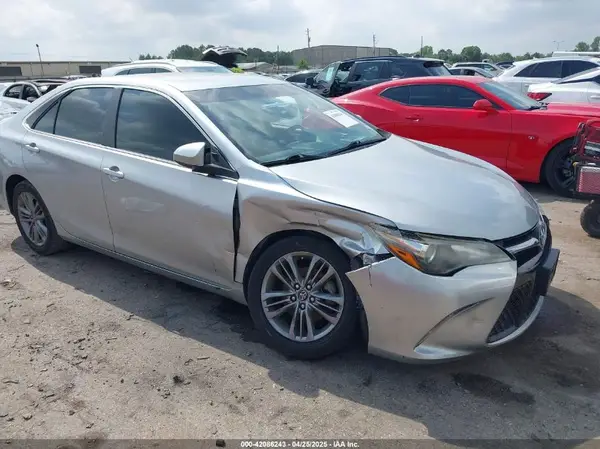4T1BF1FK0GU230108 2016 TOYOTA CAMRY - Image 1