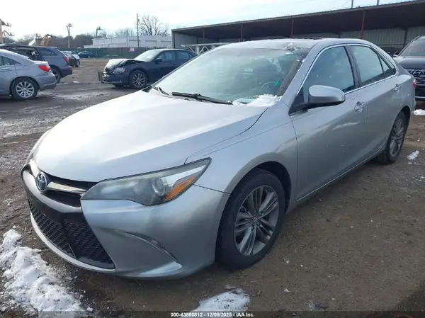 4T1BF1FK0GU236491 2016 TOYOTA CAMRY - Image 2