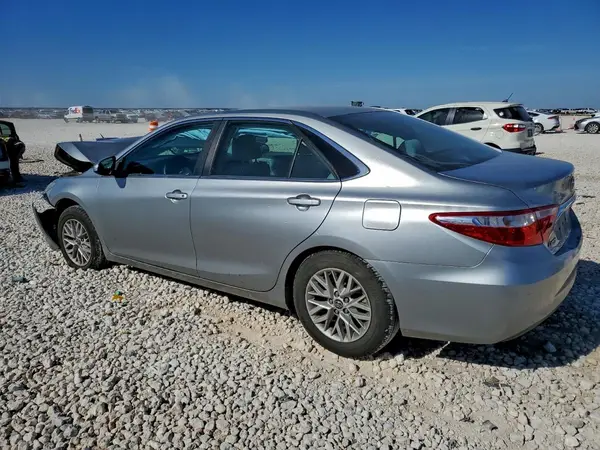 4T1BF1FK0GU240105 2016 TOYOTA CAMRY - Image 2