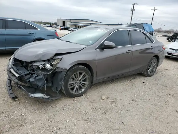 4T1BF1FK0GU242761 2016 TOYOTA CAMRY - Image 1