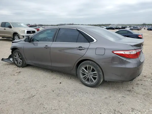 4T1BF1FK0GU242761 2016 TOYOTA CAMRY - Image 2